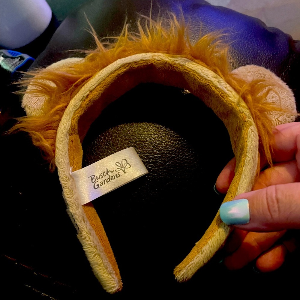 Busch Gardens toddler lion headband Halloween Ideas 🎃👻💀